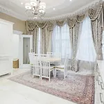 Opulent Mayfair Apartment In Grosvenor Square
