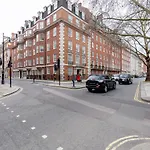 Opulent Mayfair Apartment In Grosvenor Square