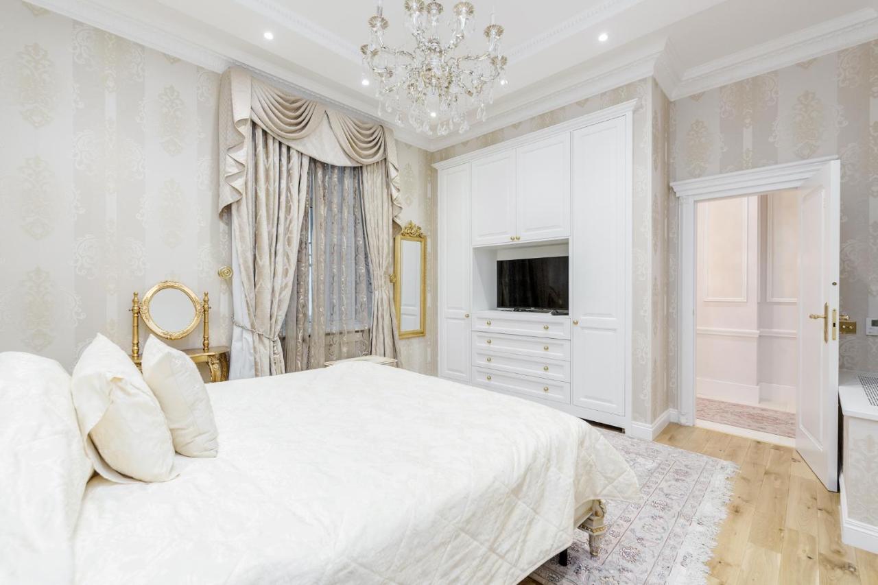 Opulent Mayfair In Grosvenor Square *