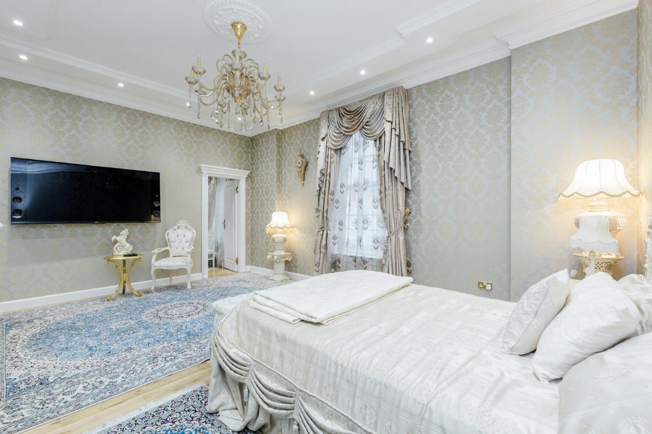 Opulent Mayfair In Grosvenor Square *