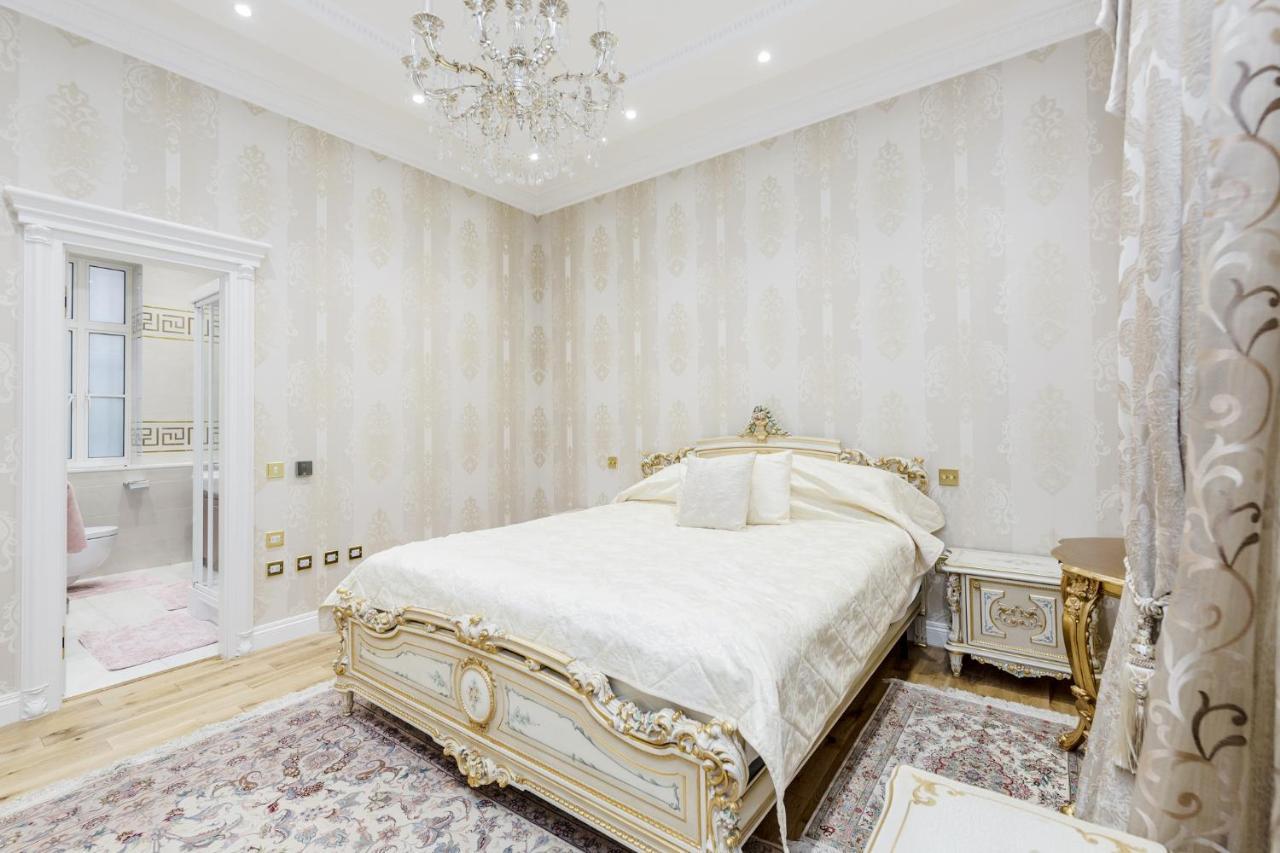 Opulent Mayfair In Grosvenor Square *