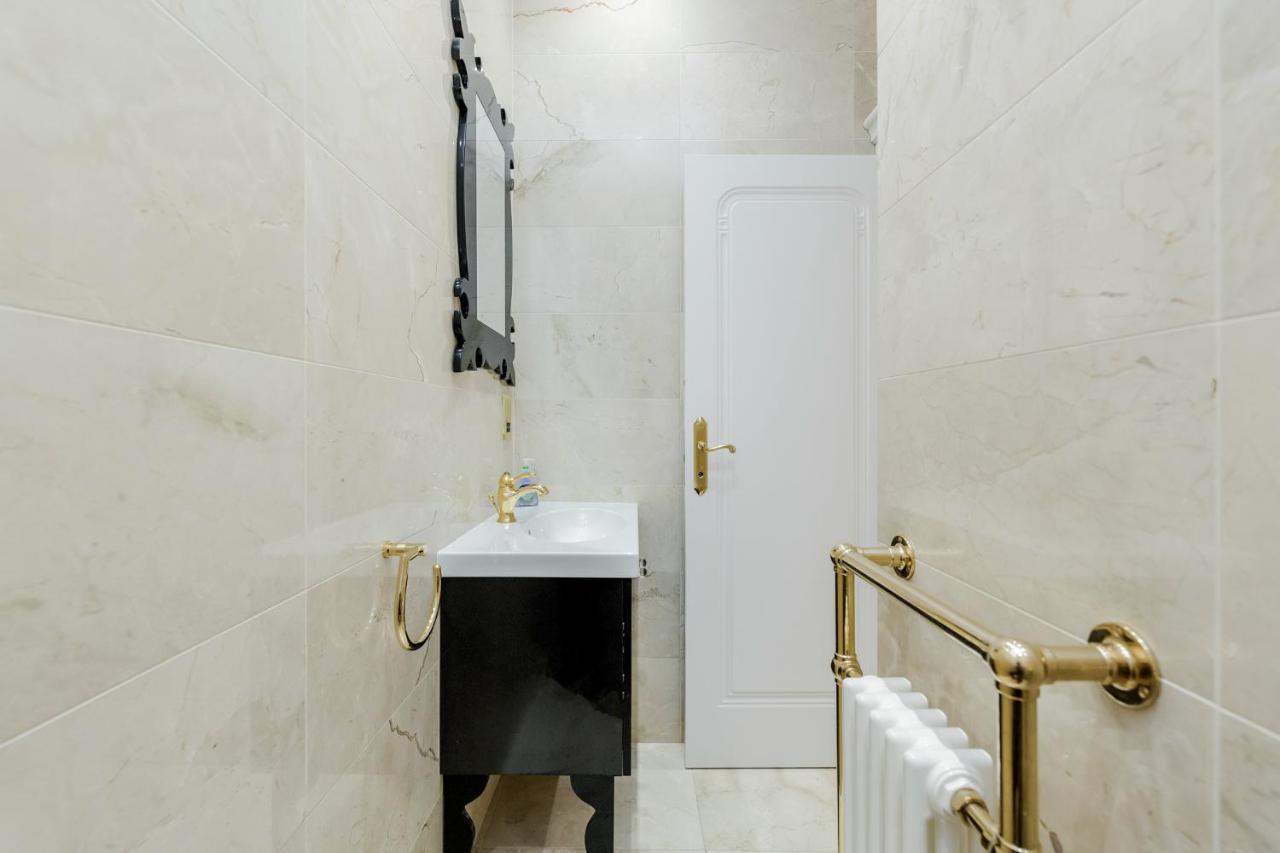 Opulent Mayfair In Grosvenor Square
