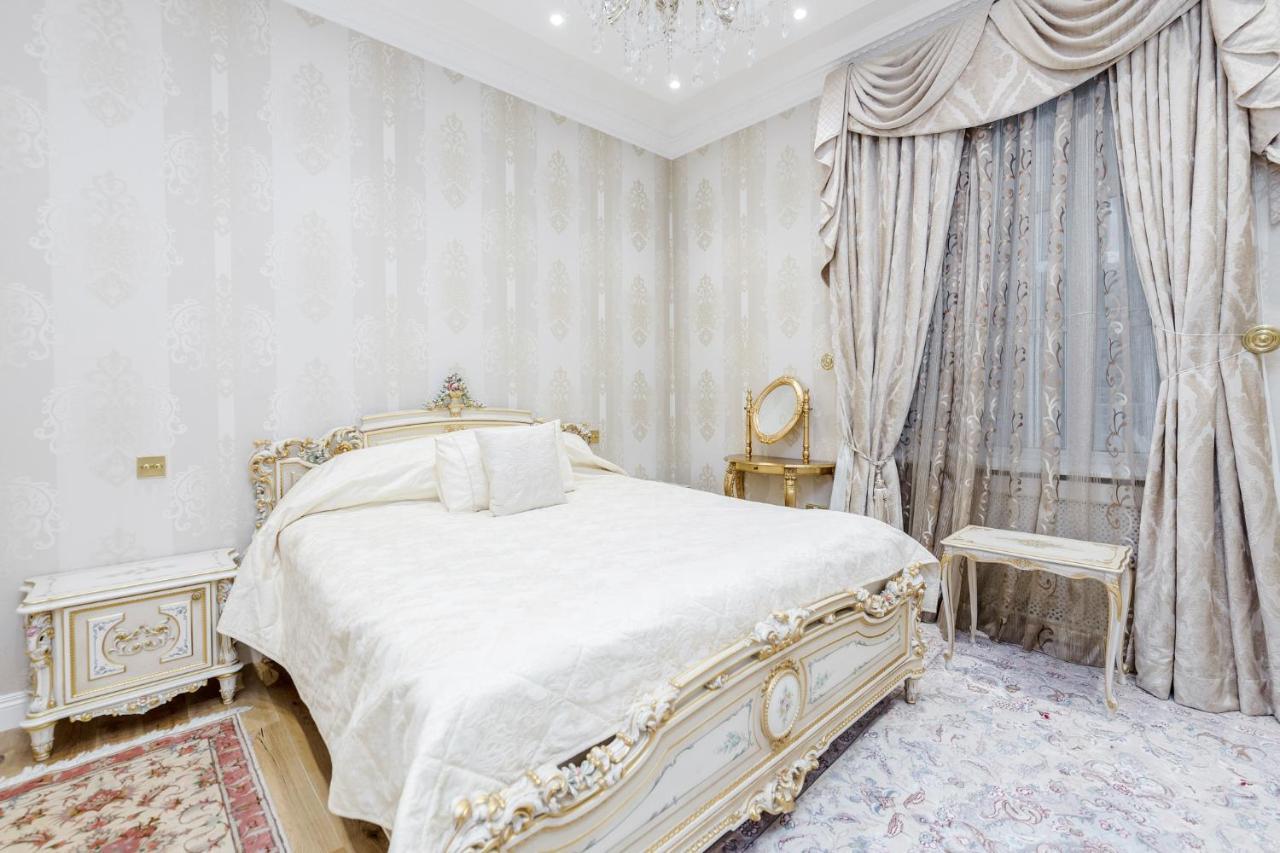 Opulent Mayfair In Grosvenor Square *